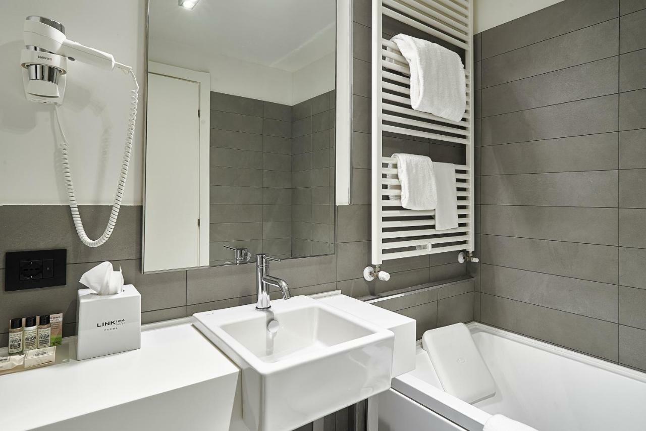 Link124 Hotel Parma Ngoại thất bức ảnh